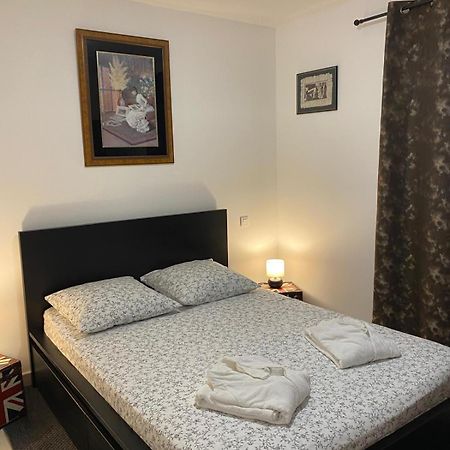 Agreable Rez De Jardin Avec Piscine Et Jacuzzi Apartment Сервион Екстериор снимка